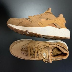 Nike brown suede Air Huaraches